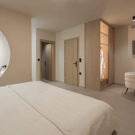 Piccadill Luxury * Methoni (Messenia)